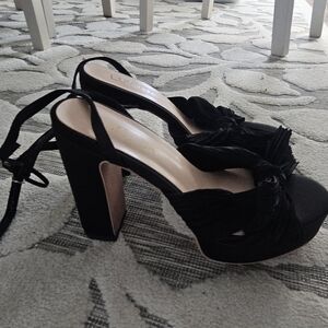 Luxurious Black Block Heel Sandals With Wrap Around Strap And Bow Sz 8 NEW